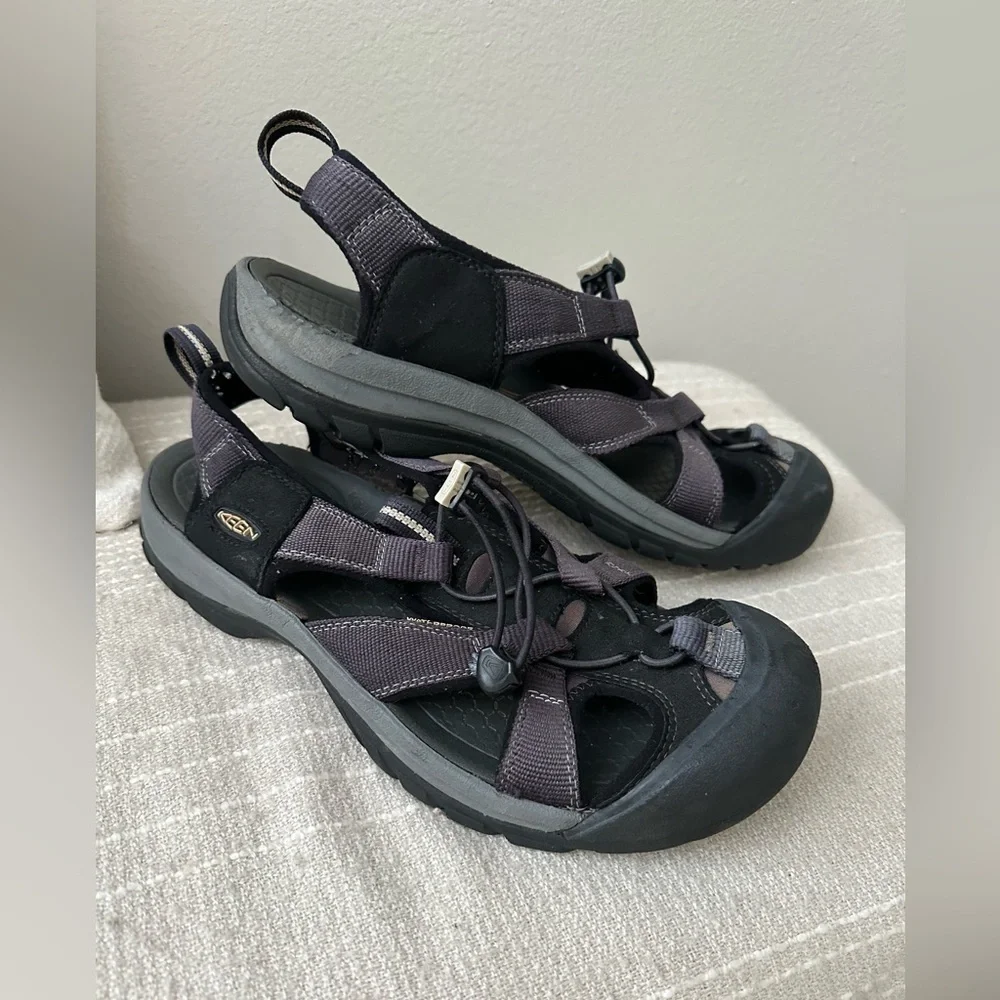 Keen Men's Black and Gray Outdoor Sandals